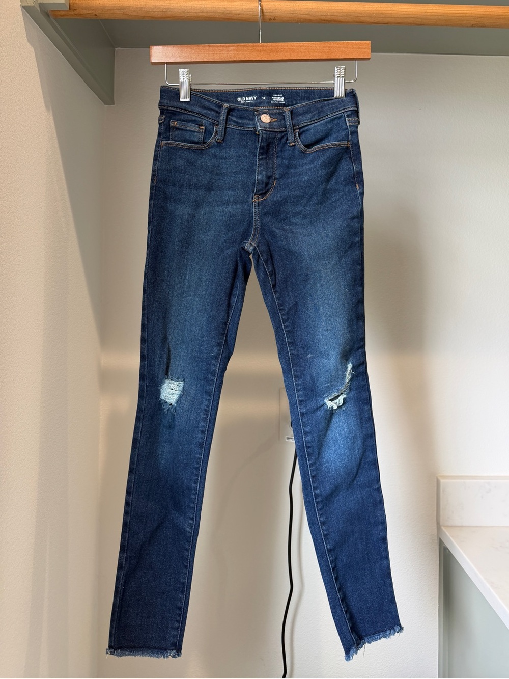 Old Navy Kids Dark Skinny Jeans/Jeggings with Knee Distress, size 12